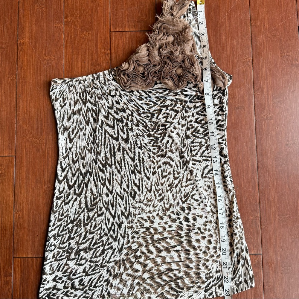 Lipstick One-Shoulder Printed‎ Tank with Rosette Accent - Picture 8 of 8